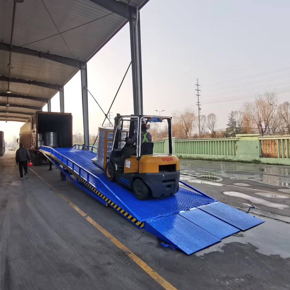 移動(dòng)登車橋 移動(dòng)登車橋